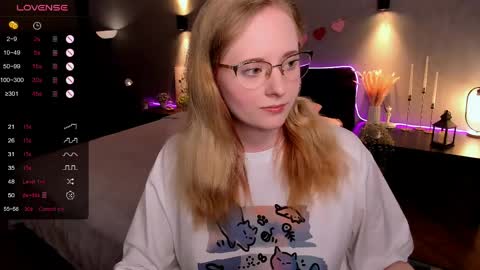 Snapshot of sheslinki chatting on 06-07-26, 08:29 Hello guys my name is Aemilia online show from 06-07-26, 08:29