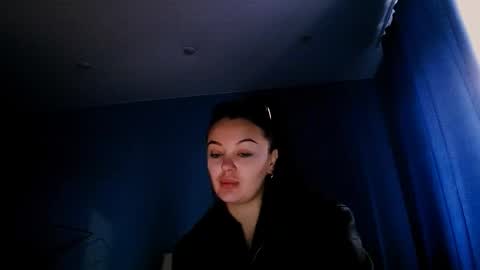 Snapshot of shesyourdream chatting on 10-13-25, 10:59 Vikki online show from 10-13-25, 10:59