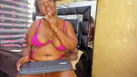 Snapshot of sheyla__ebony chatting on 04-15-26, 12:45 sheyla__ebony online show from 04-15-26, 12:45