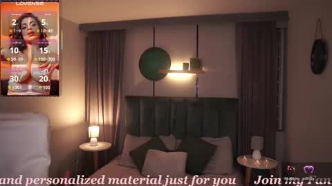 Snapshot of sheyla_hills_ chatting on 11-08-25, 04:45 Sheyla online show from 11-08-25, 04:45