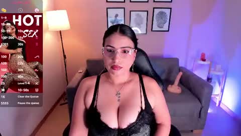 Snapshot of sheyla_hills_ chatting on 06-21-26, 03:53 Sheyla online show from 06-21-26, 03:53