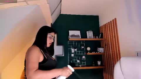 Snapshot of sheyla_hills_ chatting on 07-05-26, 04:25 Sheyla online show from 07-05-26, 04:25