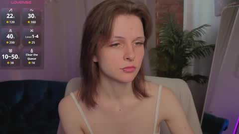 Snapshot of shine_vivi chatting on 06-07-26, 01:15 Vivi online show from 06-07-26, 01:15