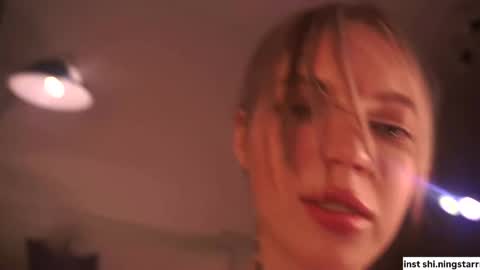 Snapshot of shiningstarrr chatting on 02-17-25, 01:36 Nika online show from 02-17-25, 01:36