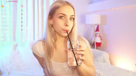 Julia online show from 12-01-25, 06:07