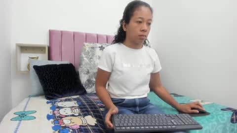Snapshot of shira_sexylove chatting on 02-06-25, 10:59 shira_sexylove online show from 02-06-25, 10:59
