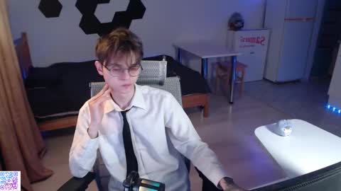 shiromy_ online show from 11-23-25, 07:24