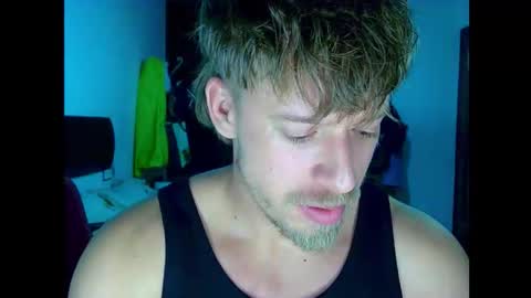 Snapshot of shirtless_dj chatting on 12-03-25, 01:02 Cick Goreskin online show from 12-03-25, 01:02