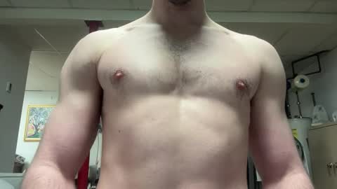 Snapshot of shirtlesshunk15 chatting on 02-15-26, 07:51 shirtlesshunk15 online show from 02-15-26, 07:51