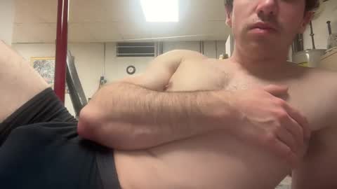 shirtlesshunk15 online show from 06-01-26, 01:18