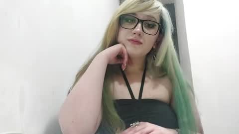Snapshot of shondrapisani chatting on 06-15-26, 11:29 shondrapisani online show from 06-15-26, 11:29