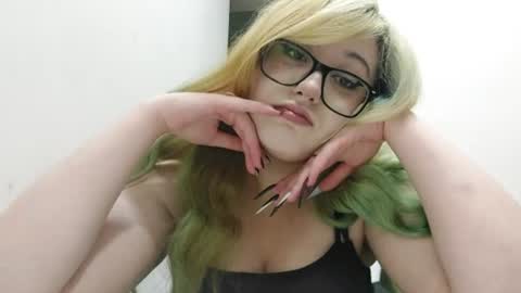 Snapshot of shondrapisani chatting on 06-27-26, 09:09 shondrapisani online show from 06-27-26, 09:09