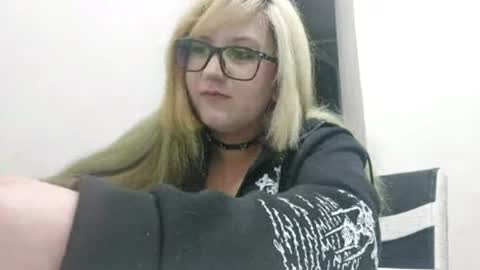 Snapshot of shondrapisani chatting on 06-29-26, 09:15 shondrapisani online show from 06-29-26, 09:15
