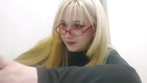 Snapshot of shondrapisani chatting on 07-03-26, 10:27 shondrapisani online show from 07-03-26, 10:27