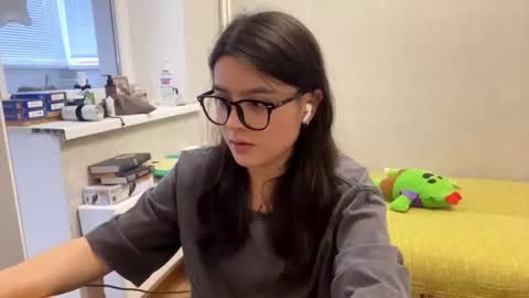 Snapshot of shontagrabowski chatting on 06-29-26, 02:17 Marie online show from 06-29-26, 02:17