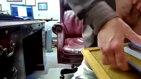 nikolas send dm for an appointment online show from 01-02-25, 04:24