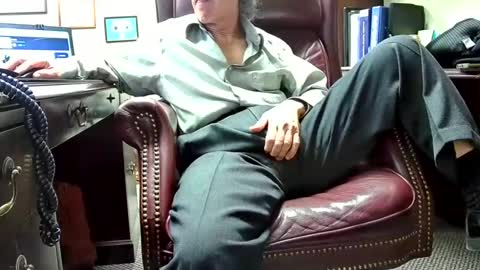 nikolas send dm for an appointment online show from 02-12-25, 10:15