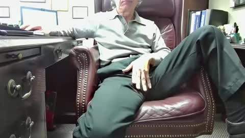 nikolas send dm for an appointment online show from 10-31-25, 04:19