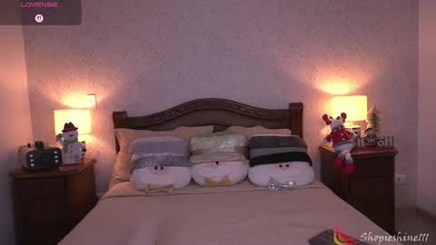 Sophie online show from 12-03-25, 01:46