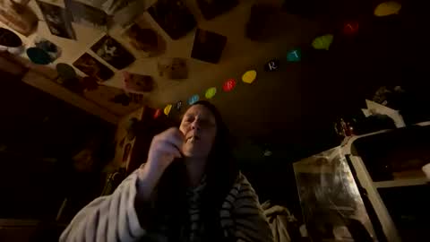 Snapshot of shorty920505 chatting on 05-19-26, 05:03 shorty920505 online show from 05-19-26, 05:03