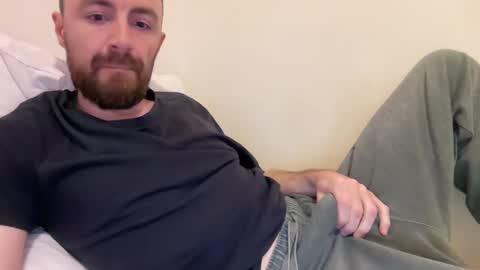 Snapshot of show_jizzness chatting on 02-14-25, 06:29 show_jizzness online show from 02-14-25, 06:29