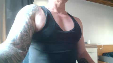 Snapshot of show_on_for_you chatting on 06-26-26, 06:56 show_on_for_you online show from 06-26-26, 06:56