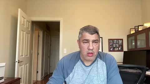 Chicago Guy online show from 12-02-24, 08:22