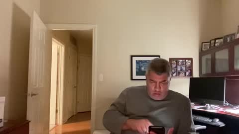 Chicago Guy online show from 01-03-25, 06:11