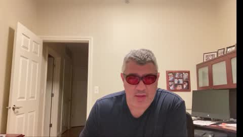 Chicago Guy online show from 10-10-25, 03:38