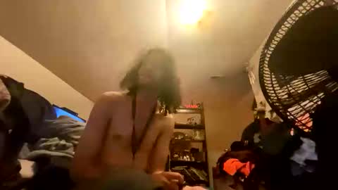 Snapshot of showmewe chatting on 03-08-26, 02:37 showmewe online show from 03-08-26, 02:37