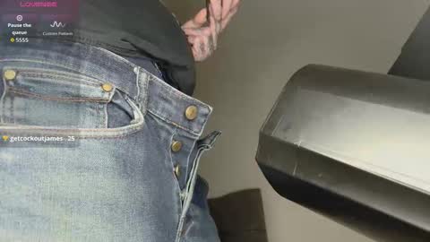 Snapshot of showoffjay46 chatting on 11-12-25, 12:33 showofjay online show from 11-12-25, 12:33