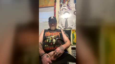 Snapshot of shredder2345 chatting on 05-28-26, 01:03 shredder2345 online show from 05-28-26, 01:03