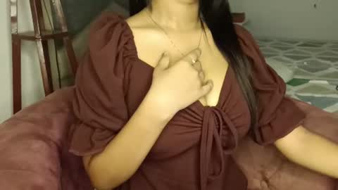 shreya_07 online show from 08-06-26, 03:52