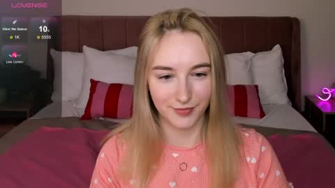 Snapshot of shy__polly chatting on 05-15-26, 11:01 Polly online show from 05-15-26, 11:01