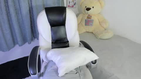 Nahomy online show from 03-11-25, 04:54