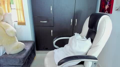 Nahomy online show from 02-23-26, 09:45