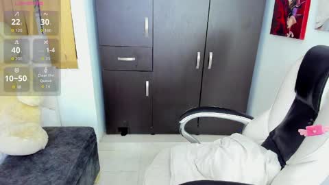 Snapshot of shy_angel4 chatting on 04-01-26, 09:12 Nahomy online show from 04-01-26, 09:12