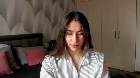 Mika online show from 02-27-26, 04:01