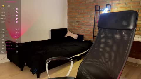 Snapshot of shy_bee chatting on 01-03-25, 10:40 Alice online show from 01-03-25, 10:40