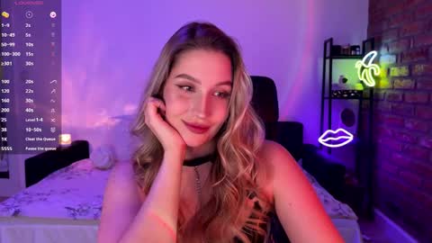 Snapshot of shy_bee chatting on 11-14-25, 09:46 Alice online show from 11-14-25, 09:46