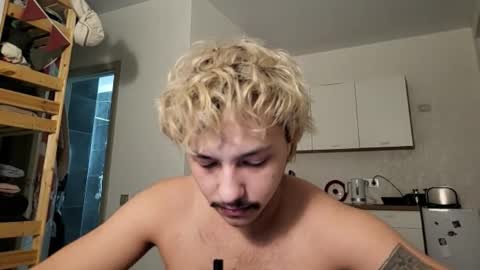 Snapshot of shy_boy17 chatting on 02-20-26, 05:24 your shy boy online show from 02-20-26, 05:24