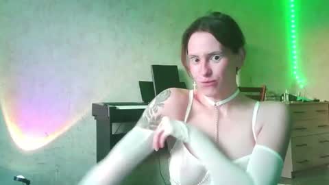 Snapshot of shy_miracle chatting on 06-17-26, 05:47 shy_miracle online show from 06-17-26, 05:47