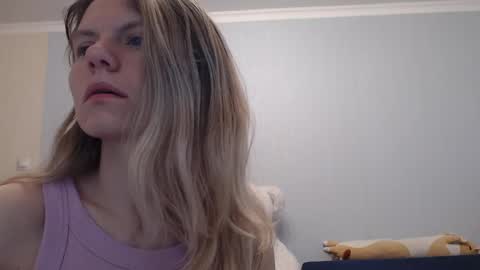 Snapshot of shy_moony chatting on 06-04-26, 06:14 just Alex online show from 06-04-26, 06:14