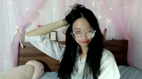 Snapshot of shy_pink_doll chatting on 07-24-26, 03:43 shy_pink_doll online show from 07-24-26, 03:43
