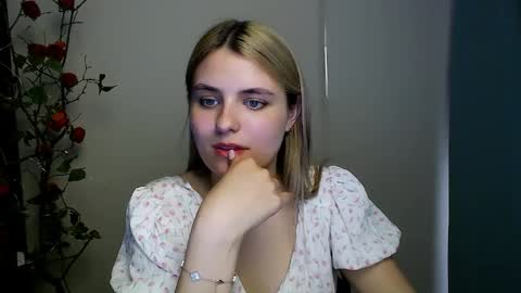 shy_sabrina_ online show from 04-17-26, 08:56