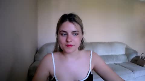 Snapshot of shy_sabrina_ chatting on 06-10-26, 02:49 shy_sabrina_ online show from 06-10-26, 02:49