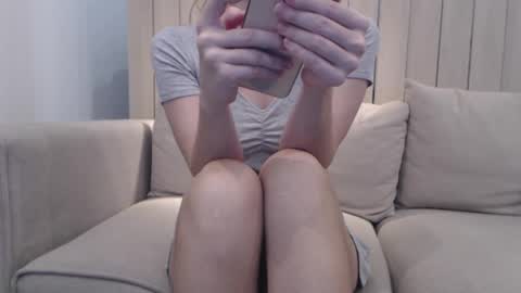 Snapshot of shy_schoolgirl_ chatting on 02-05-25, 03:52 shy_schoolgirl_ online show from 02-05-25, 03:52