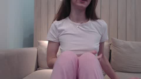 Snapshot of shy_schoolgirl_ chatting on 03-04-25, 01:49 shy_schoolgirl_ online show from 03-04-25, 01:49