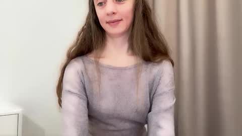 shy_schoolgirl_ online show from 12-19-25, 03:19