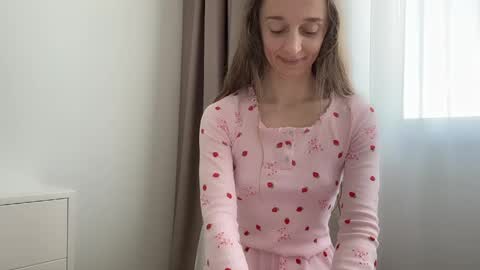 shy_schoolgirl_ online show from 05-23-26, 01:15